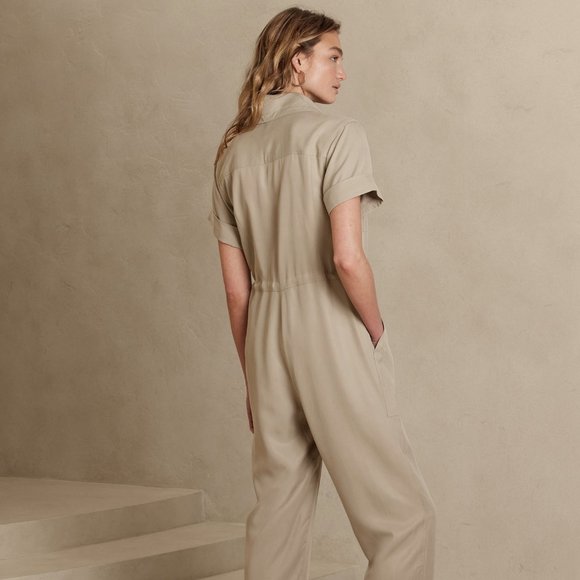 NWT Banana Republic Petite Utility Jumpsuit - Picture 2 of 4